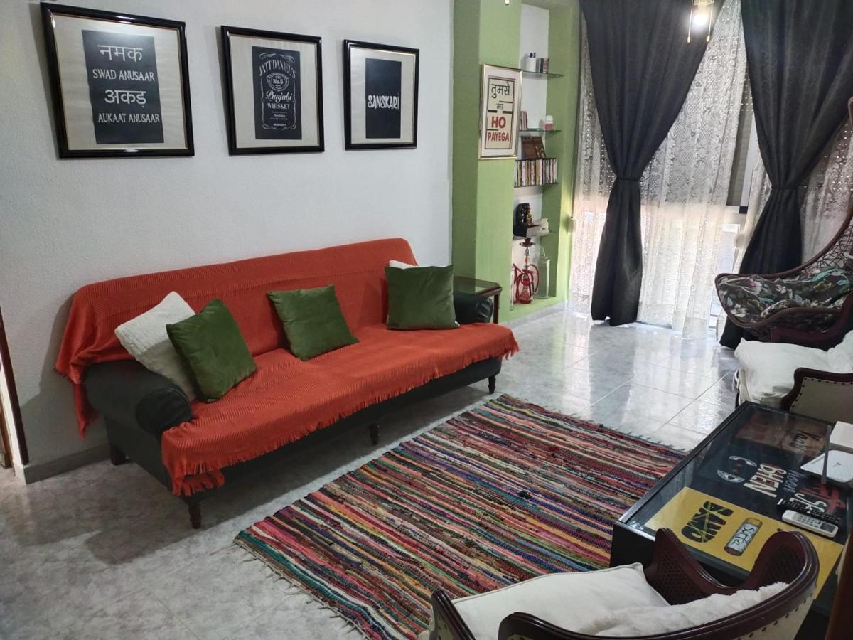 An Indian Bollywood Sevilla Experience - For Families, Couples & Business Trips Esterno foto